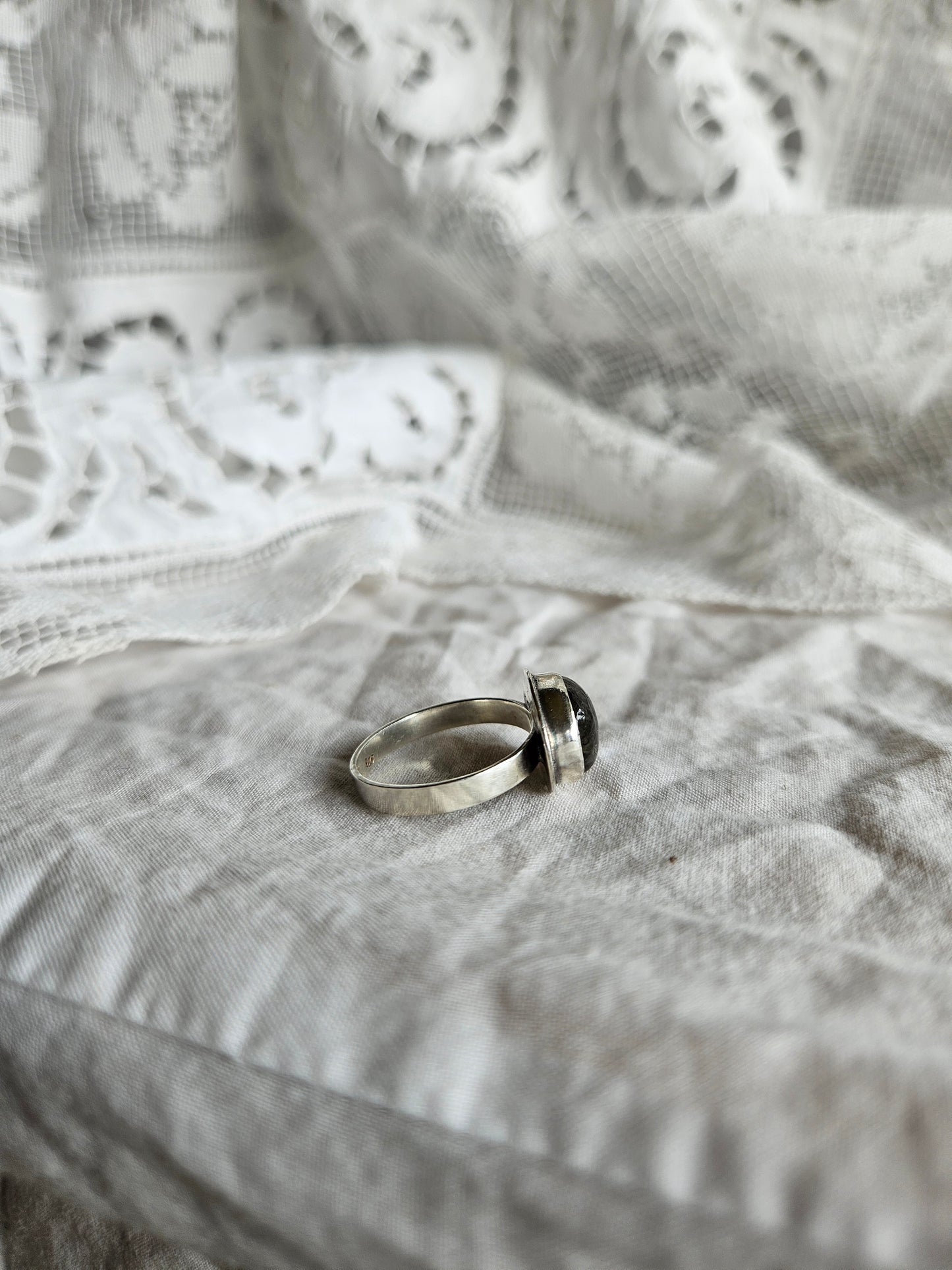 Labradorite ring - Sterling Silver