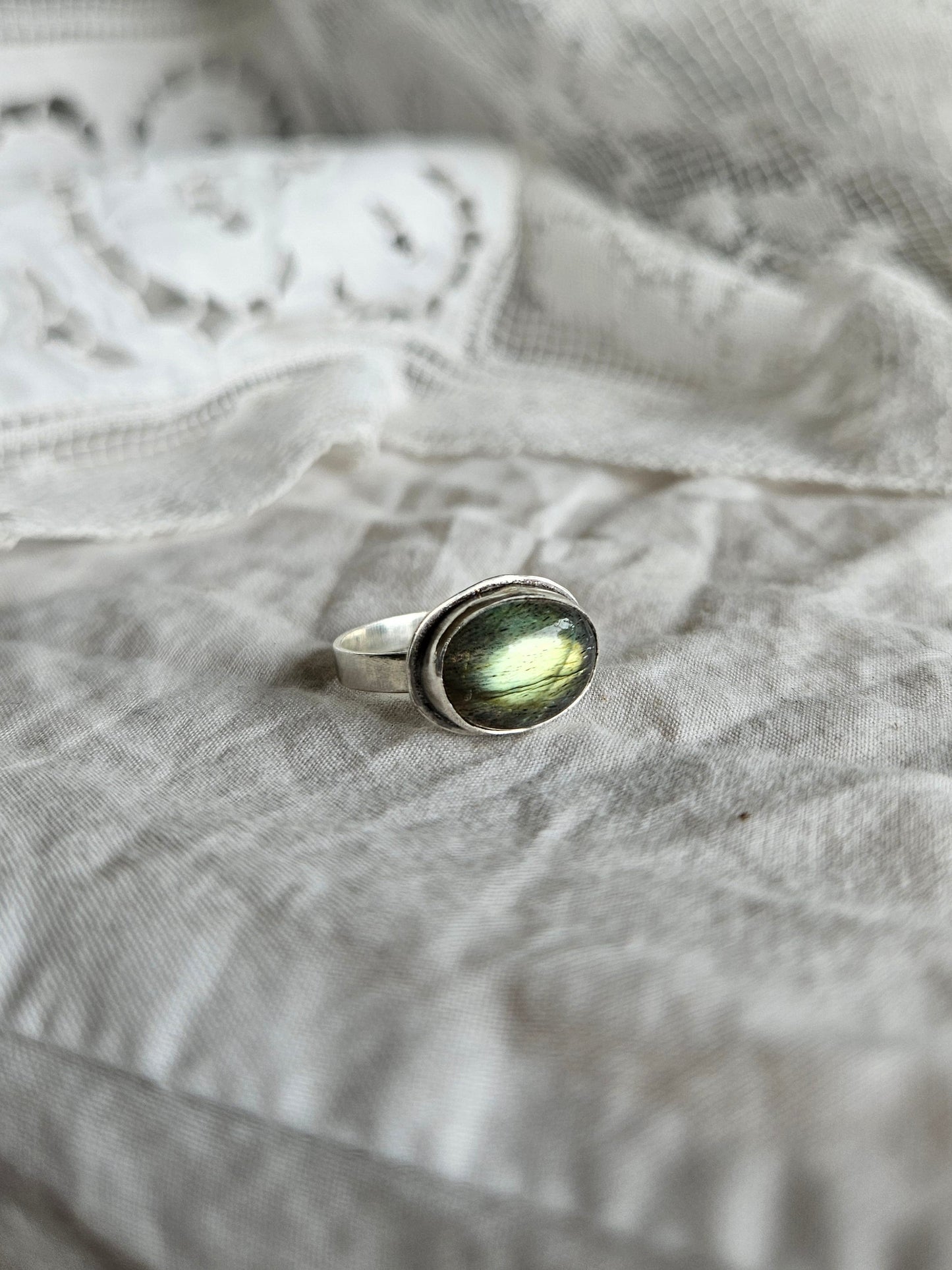 Labradorite ring - Sterling Silver