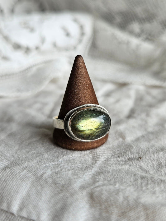 Labradorite ring - Sterling Silver