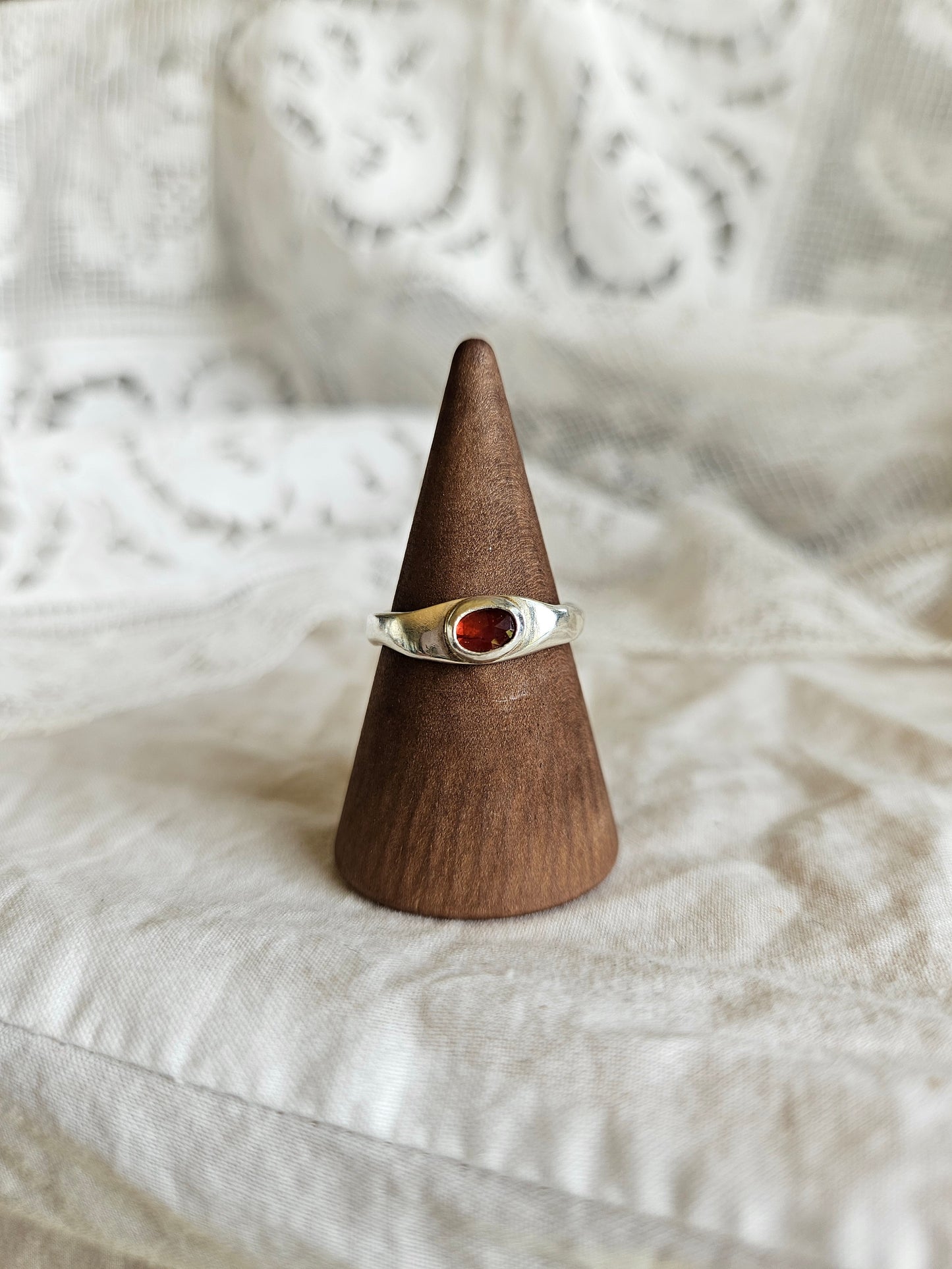 SECONDS garnet ring - 99.9 Fine silver