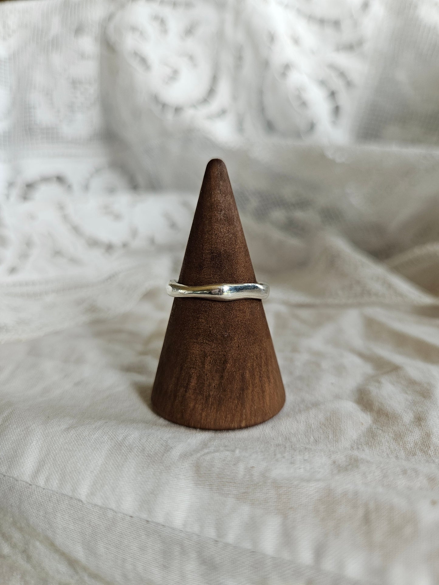 SECONDS garnet ring - 99.9 Fine silver